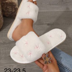 PANTUFLA BLANCA CON ESTAMPADO