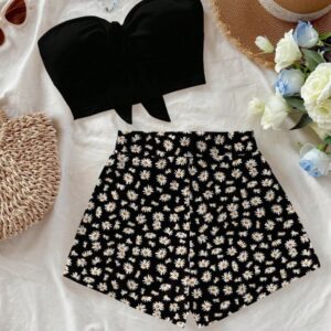 conjunto negro floreado