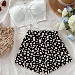 Conjunto blanco floreado