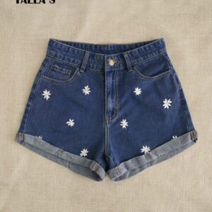 short de mezclilla con flores blancas