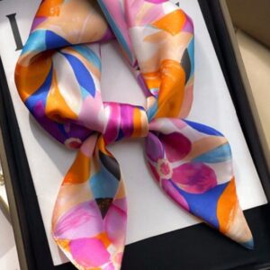 pañoleta corta con estampado de flores