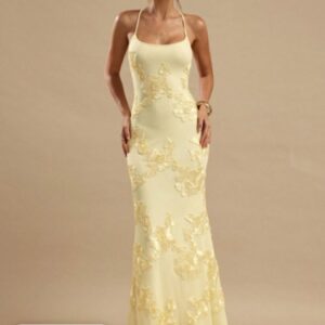 Vestido amarillo con flores amarillas