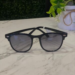 Lentes negros con un toque plata