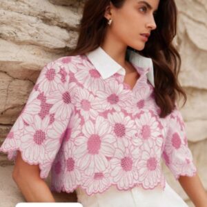 Blusa rosa de flores