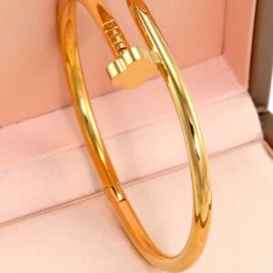pulsera dorada de flor